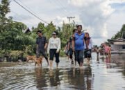 Dinas PUPR Barsel Salurkan 500 Paket Bansos kepada Masyarakat Terdampak Banjir