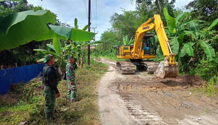 Alat Berat Dikerahkan Pada Sasaran Fisik TMMD Ke-124 Kodim 1012/Buntok