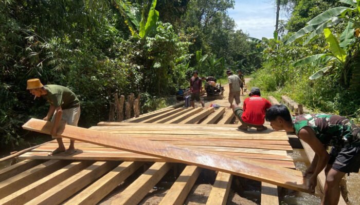 Meski Panas, Satgas TMMD Ke-124 Tetap Semangat Kerjakan Sasaran Fisik