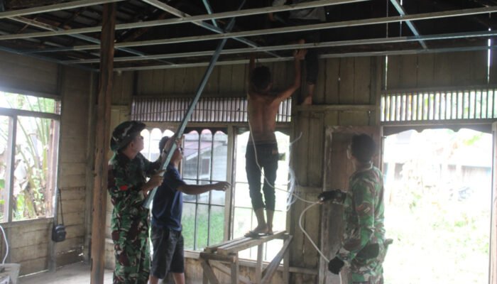 Satgas TMMD dan Warga Terus Gotong Royong Bangun RTLH
