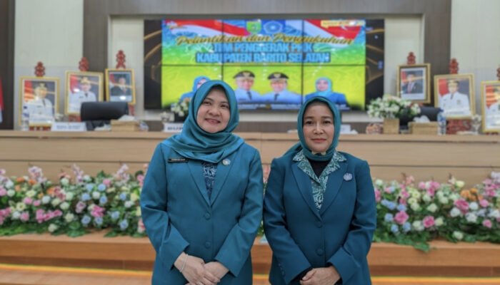 Keluarga Miliki Peran Besar, Bupati Barito Selatan Melantik dan Mengukuhkan TP-PKK