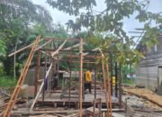 Kerangka Rumah Berdiri, Progres RTLH TMMD Kodim 1012/Buntok di Wungkur Baru Terus Berjalan