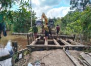 Satgas TMMD Kodim 1012/Buntok Bangun Jembatan Penghubung Desa Talio – Danau Ganting