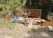 Satgas TMMD Kodim 1012/Buntok Pasang Besi Cor Jalan di Desa Talio