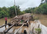 Satgas TMMD Kodim 1012/Buntok Kejar Target Pembuatan Jembatan di Jalan Desa Talio