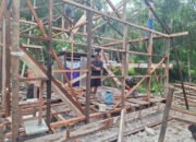 Kekompakan Satgas TMMD dan Warga Percepat Progres RTLH di Desa Wungkur Baru