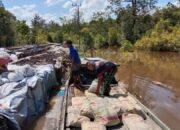 Satgas TMMD Kebut Pengangkutan Semen di Desa Talio