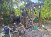 Satgas TMMD Kodim 1012/Buntok Kerjakan Tembok Keran Sumur Bor di Titik 3 Desa Wungkur Baru