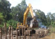 Seluruh Alat Berat Dikerahkan untuk Percepat Pembangunan Jalan di Desa Talio