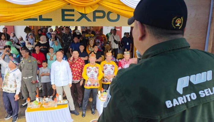 Perdana, PWI Barsel Ikut Serta Meriahkan Karnaval Budaya