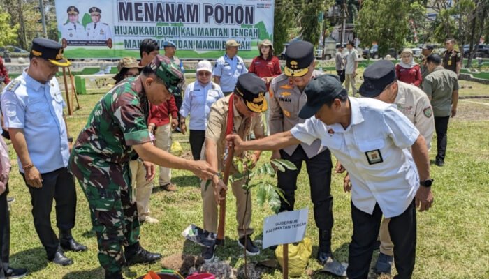 Gubernur Kalteng dan Bupati Barsel Gelar Penanaman Pohon