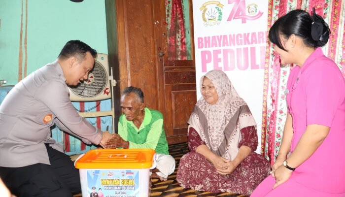 Peringati Hari Bhayangkara, Sebanyak 80 Paket Bantuan Sosial Diberikan kepada Masyarakat