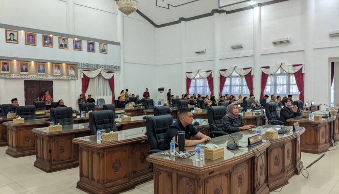 Paripurna Ditunda Akibat Tidak Kuorum, Kemana Sebagian Anggota DPRD Barsel ?