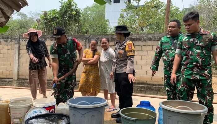 Kodim 1012/Buntok Salurkan Bantuan Air Bersih untuk Warga Terdampak Kekeringan