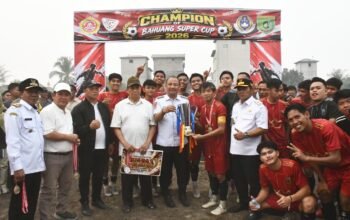 Bahuang FC Rebut Gelar Juara, Bupati Barsel Tutup Bahuang Super Cup